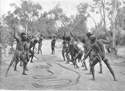 Similarities between a hunting ritual of the Australian aborigines and some upper Paleolithic representations